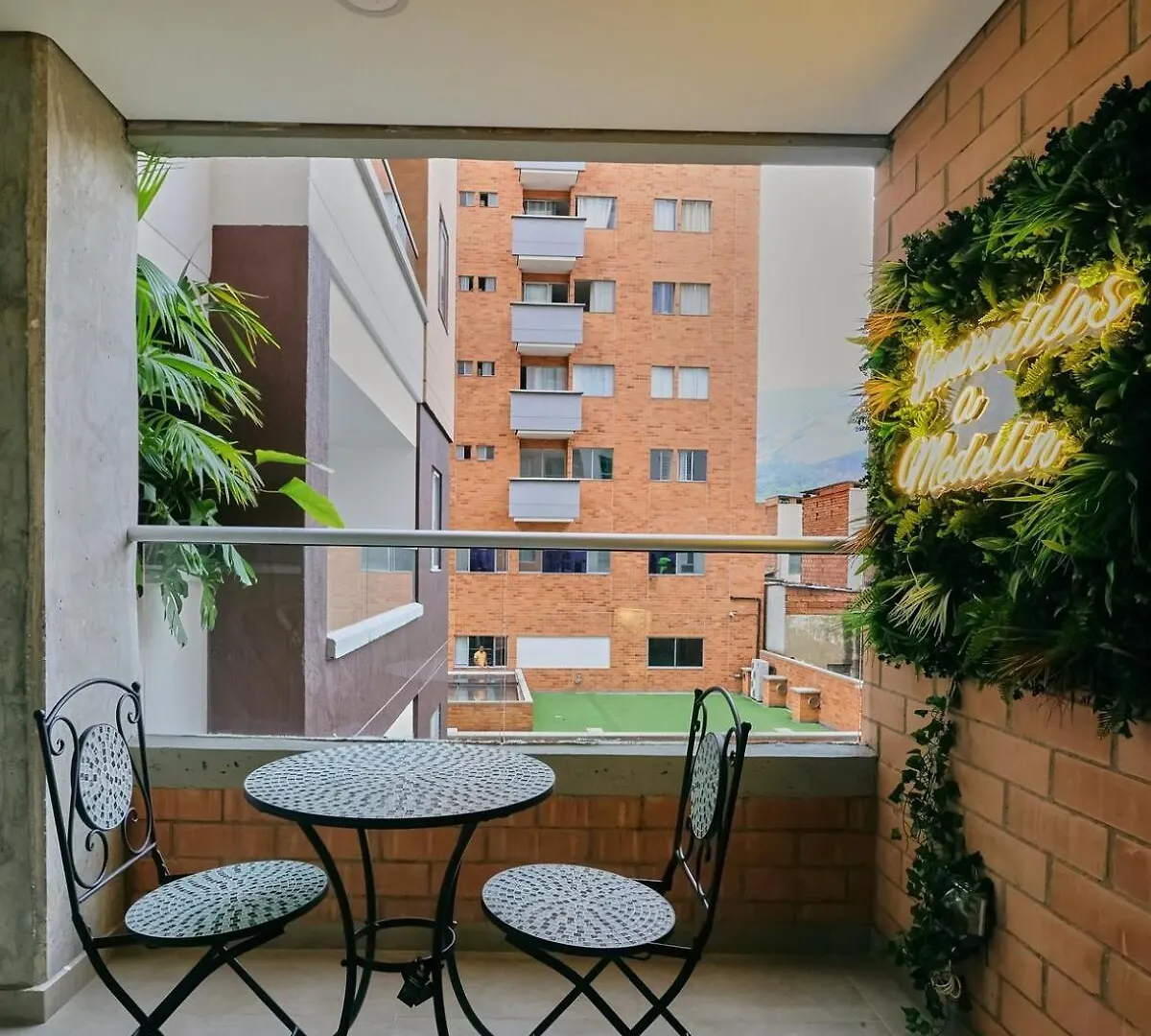 Modern Skyline Suite -Wifi, Gym, 24Hr Security Medellín Appartement