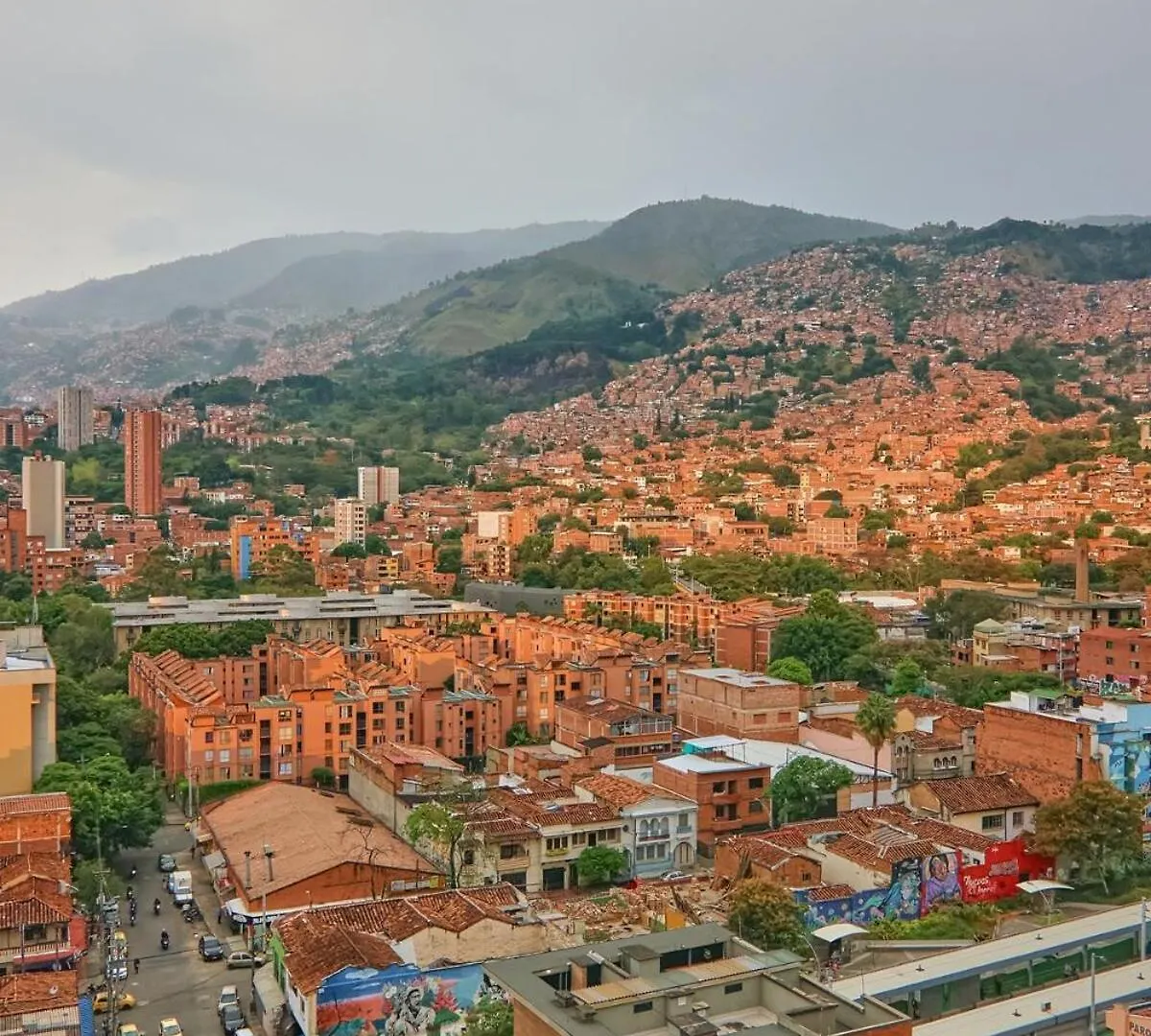 Modern Skyline Suite -Wifi, Gym, 24Hr Security Medellín