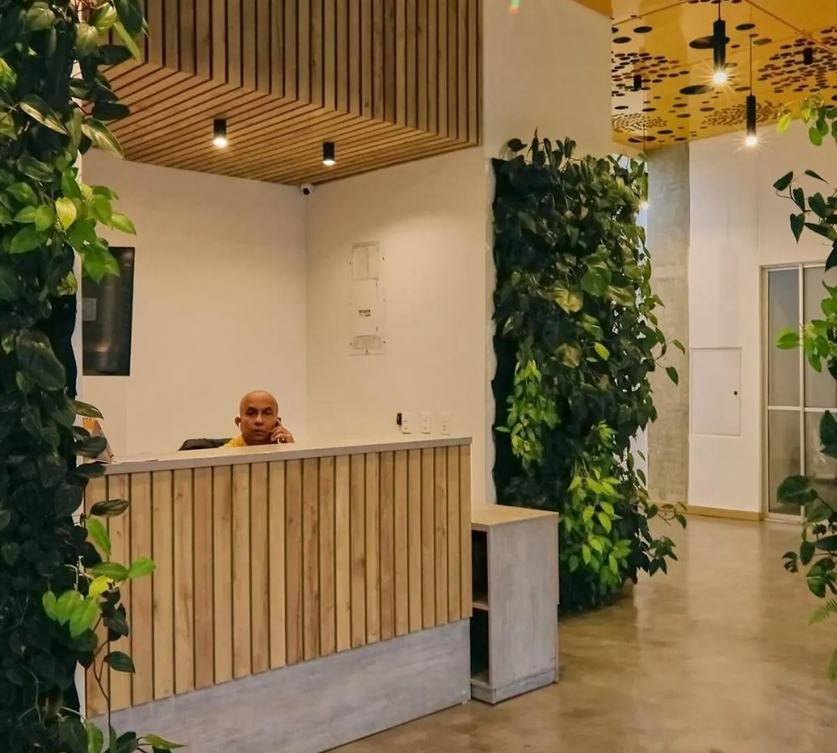Modern Skyline Suite -Wifi, Gym, 24Hr Security Medellín