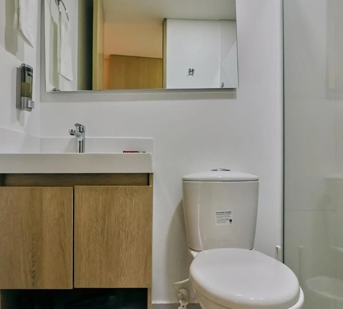 Modern Skyline Suite -Wifi, Gym, 24Hr Security Medellín