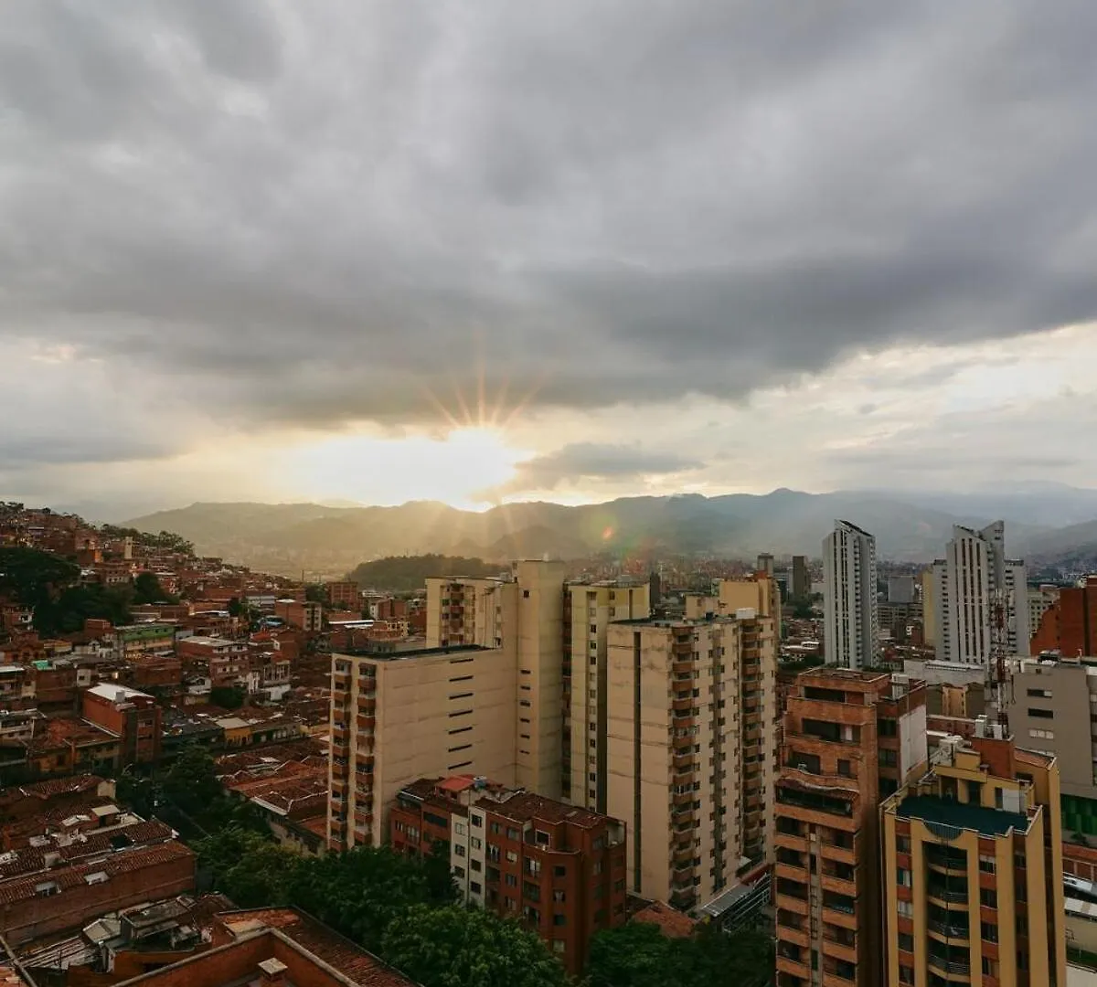 Modern Skyline Suite -Wifi, Gym, 24Hr Security Medellín Appartamento