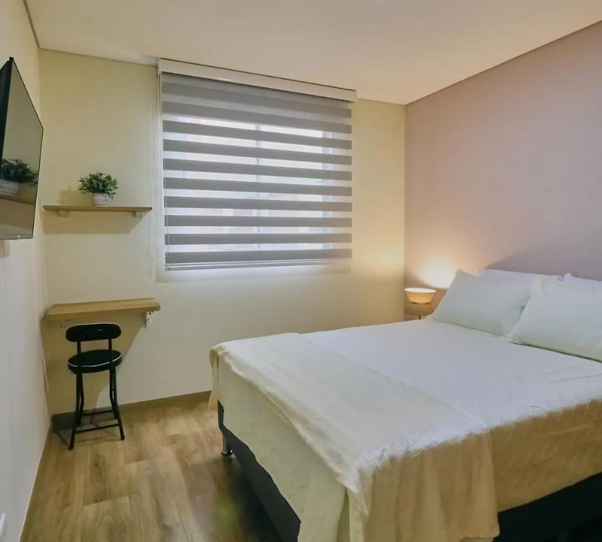 Modern Skyline Suite -Wifi, Gym, 24Hr Security Medellín Appartamento